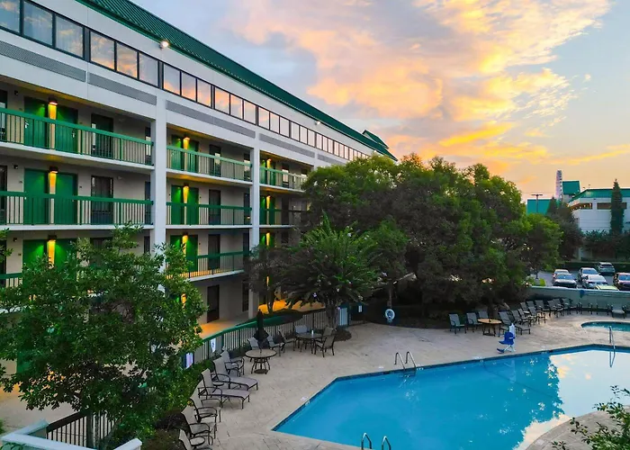 Quality Inn Near The Island Pigeon Forge
